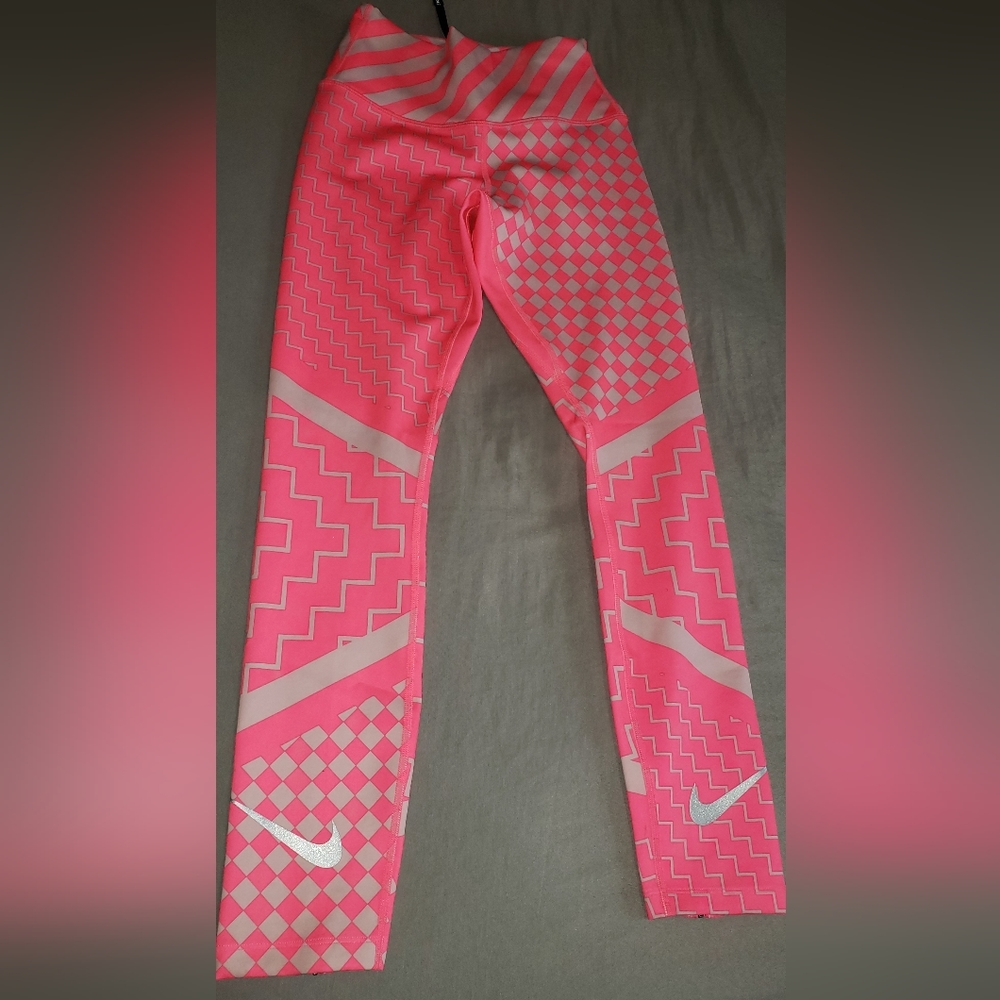 Nike Reflective Graphic Hot Pink Leggings